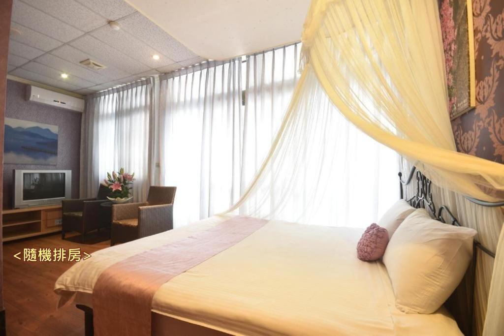 Sun Moon Love Hotel Nantou Exterior photo